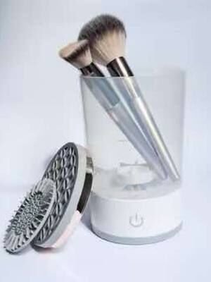 ✨ Elektrischer Pinselreiniger – Saubere Pinsel in Sekunden ✨ Bist du es leid, deine Make-up-Pinsel mühsam von Hand zu reinigen? 💭 Unser elektrisches Reinigungsgerät übernimmt das für dich – schnell, hygienisch und ohne Aufwand! Rotierende Reinigung & Trocknung in einem Schritt ⚡ entfernt Make-up-Reste, Bakterien & Hautfett gründlich – für eine strahlende Haut und perfekte Make-up-Ergebnisse. 💎 Deine Vorteile: • Tiefenreine & hygienische Pinsel in Sekunden • Kein lästiges Rubbeln & Trocknen mehr • Für alle Pinselgrößen geeignet • Kompakt & einfach in der Anwendung • Weniger Hautunreinheiten durch saubere Tools ⭐ Schon über 1.000 Beauty-Fans vertrauen auf unseren Pinselreiniger – und sind begeistert vom Ergebnis! Stell dir vor: Saubere, trockene Pinsel in weniger als 1 Minute – jederzeit einsatzbereit! 👉 Hol dir jetzt deinen elektrischen Pinselreiniger und verwandle deine Pinselreinigung in ein Spa-Erlebnis für deine Tools! 🛁✨ #brushcleaner #makeuptools #cleanskin #beautyhacks #makeuproutine 